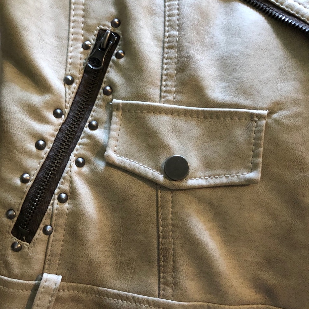 DAYTRIP LEATHER VEST - Picture 5 of 6